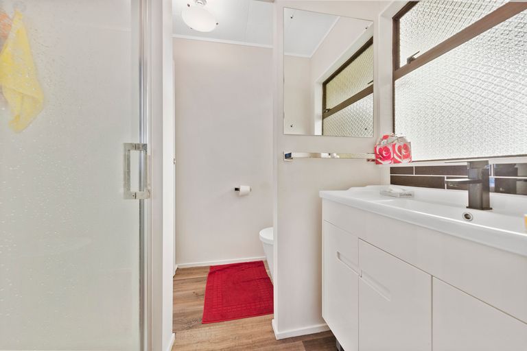 Photo of property in 8 Pinehurst Place, Wattle Downs, Auckland, 2103