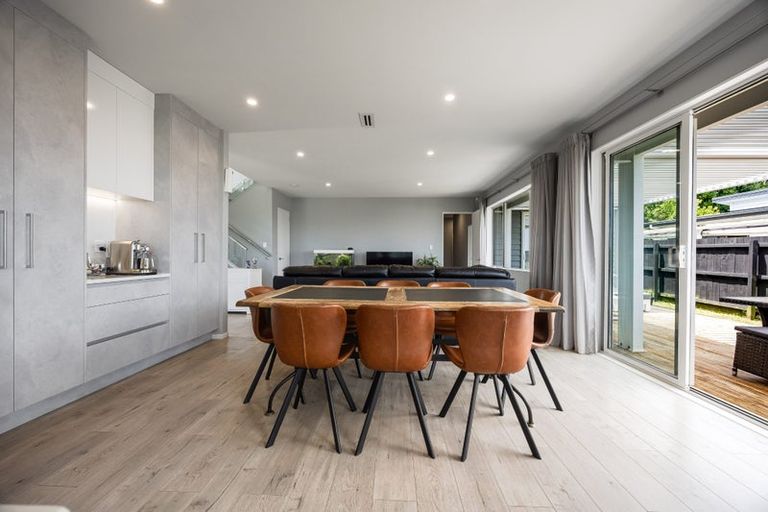 Photo of property in 2 Boocock Crescent, Orewa, 0931