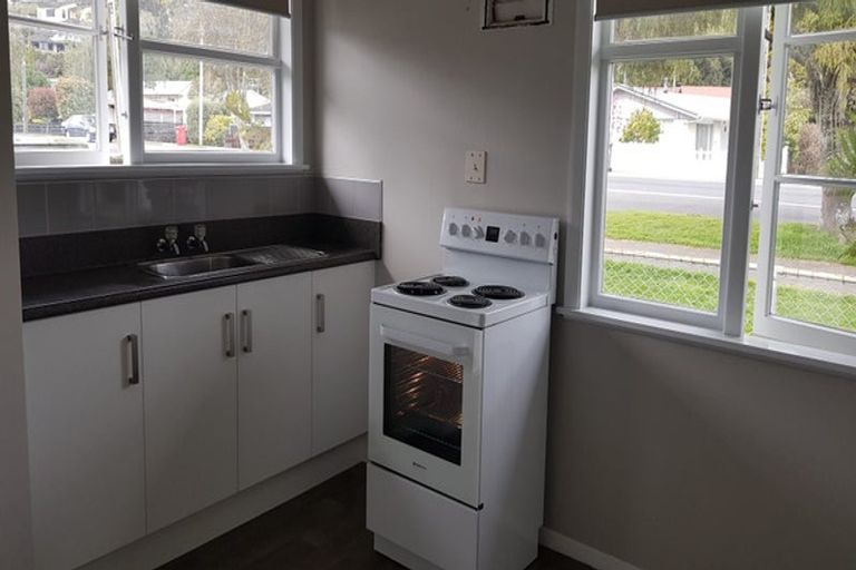 Photo of property in 1/1133 Fergusson Drive, Clouston Park, Upper Hutt, 5018