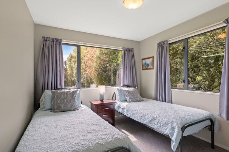 Photo of property in 32 Hyndhope Road, Kennedys Bush, Christchurch, 8025