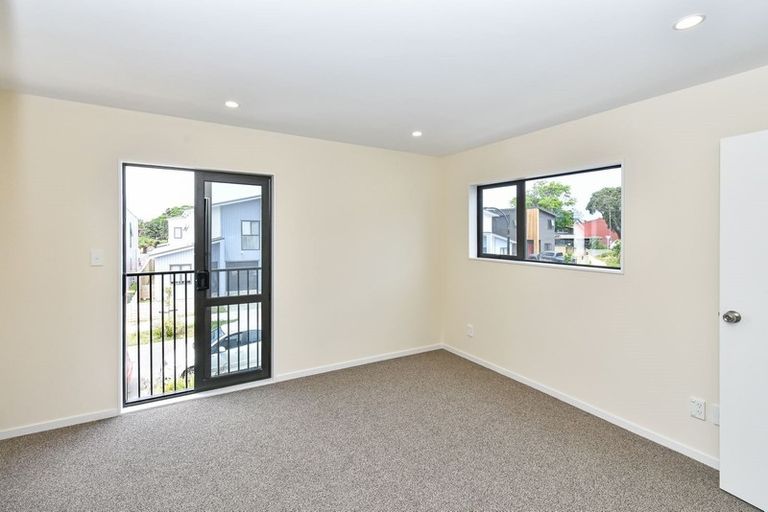 Photo of property in 10 Tapuwae Way, Mangere Bridge, Auckland, 2022
