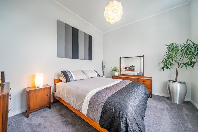 Photo of property in 25 Riddlers Crescent, Petone, Lower Hutt, 5012