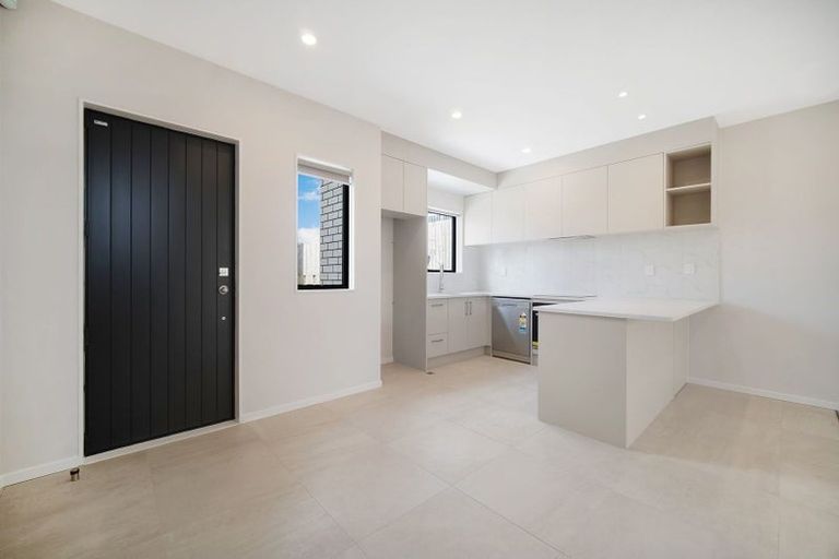 Photo of property in 7/65 Moire Road, Massey, Auckland, 0614