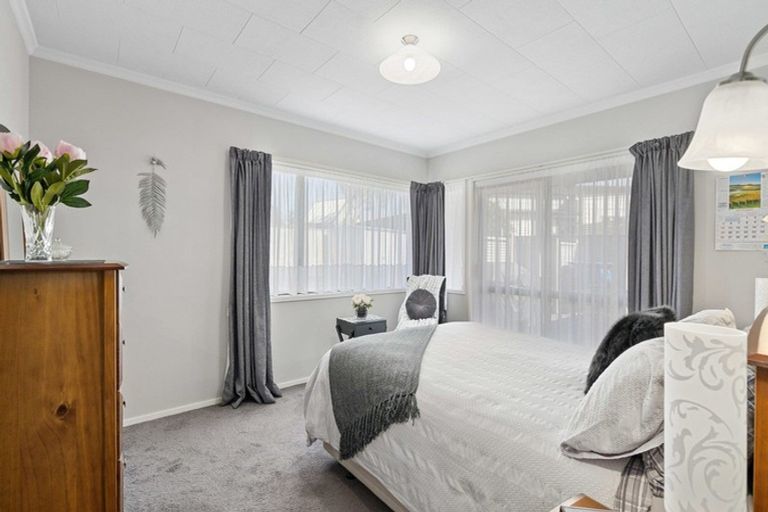 Photo of property in 30 Nikau Street, Inglewood, 4330