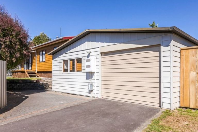 Photo of property in 2/77 Te Hatepe Avenue, Taupo, 3330