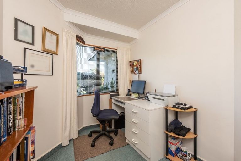 Photo of property in 2 Taranui Way, Paraparaumu Beach, Paraparaumu, 5032