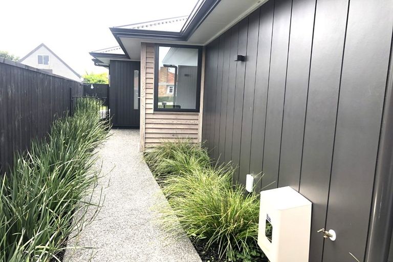 Photo of property in 2/14 Mitcham Avenue, Forest Lake, Hamilton, 3200