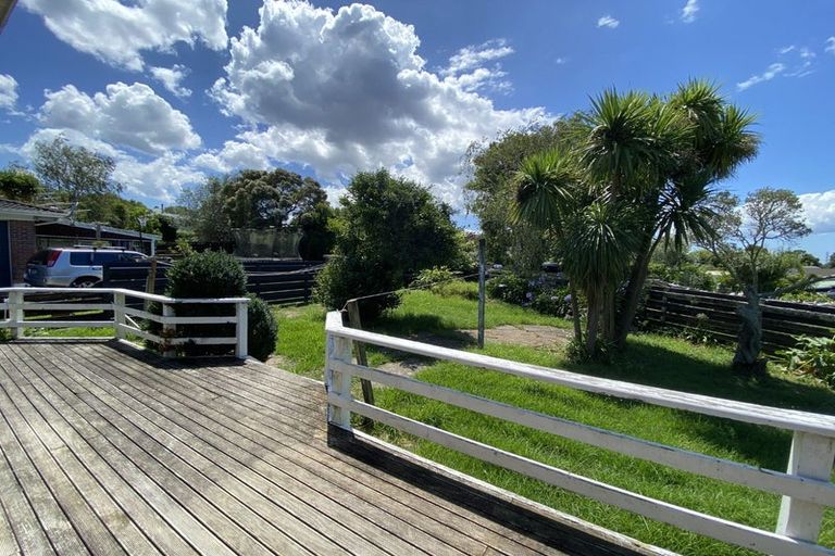 Photo of property in 42 Divich Avenue, Te Atatu South, Auckland, 0610