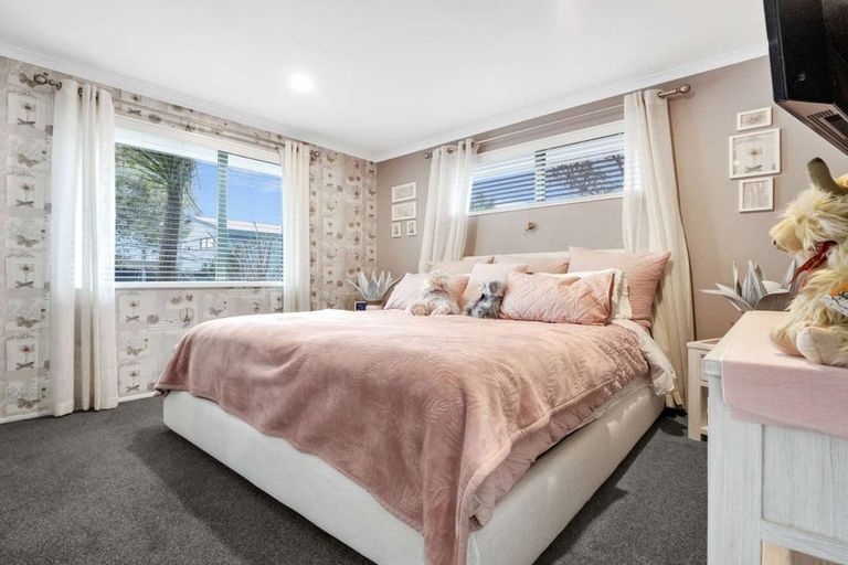 Photo of property in 16 Antrim Place, Nawton, Hamilton, 3200