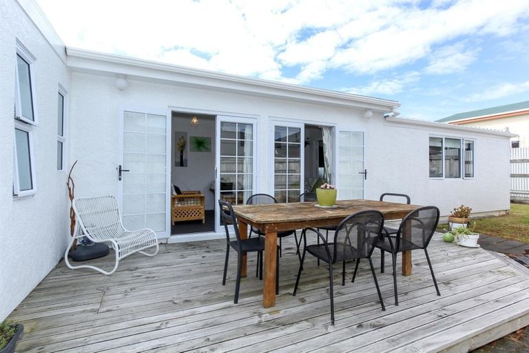 Photo of property in 158 Mangorei Road, Merrilands, New Plymouth, 4312