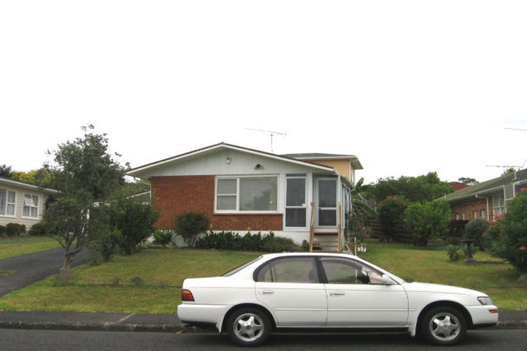 Photo of property in 27 Evelyn Place, Hillcrest, Auckland, 0627