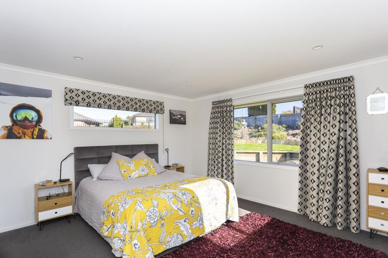 Photo of property in 32 Blue Stone Drive, Waiareka Junction, Oamaru, 9401