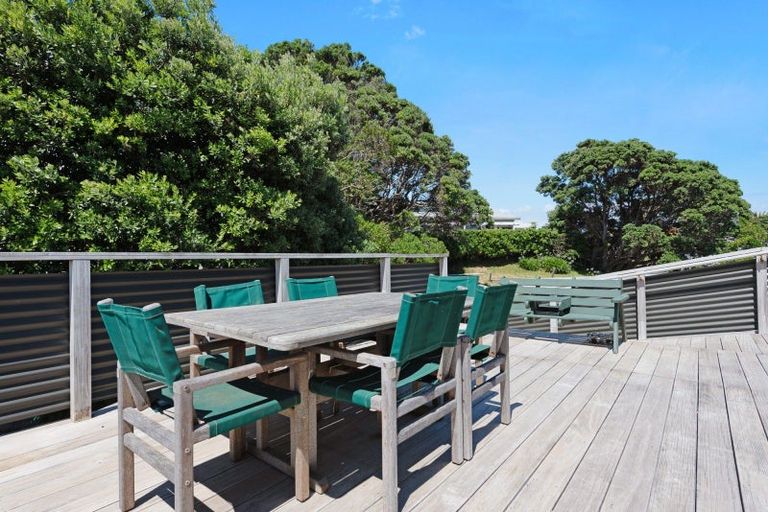 Photo of property in 104 Marine Parade, Paraparaumu Beach, Paraparaumu, 5032