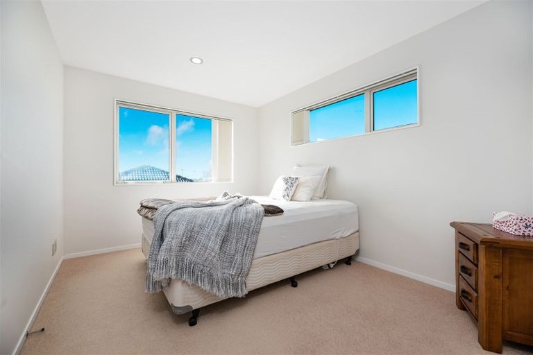 Photo of property in 47 Tiriwa Drive, Massey, Auckland, 0614