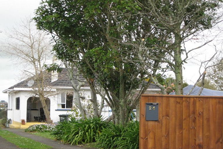 Photo of property in 24 Tainui Street, Welbourn, New Plymouth, 4312