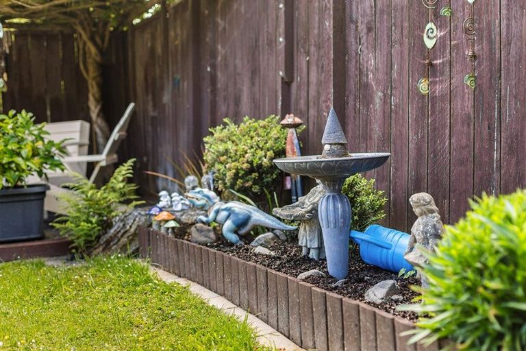 Photo of property in 11 Gardiner Grove, Wainuiomata, Lower Hutt, 5014