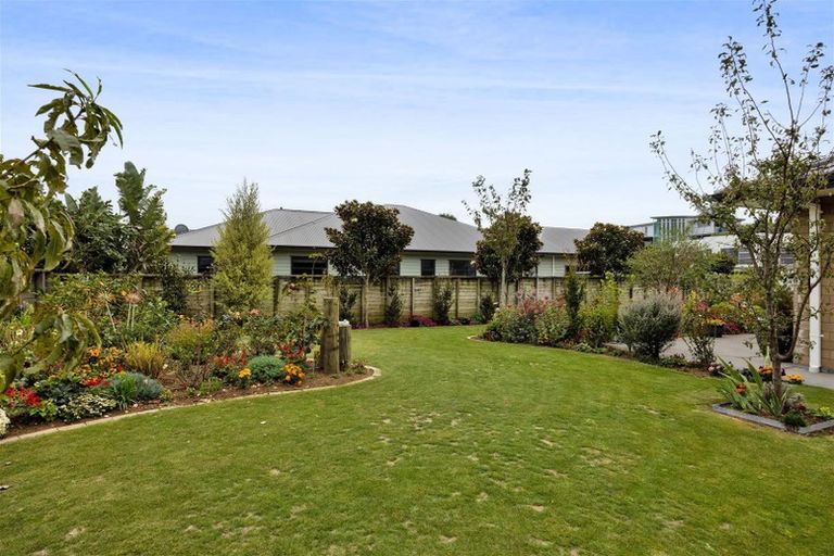 Photo of property in 9 Links Drive, Waiwhakaiho, New Plymouth, 4312