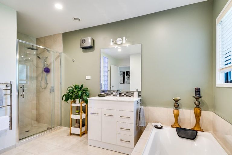 Photo of property in 12 Waitaki Way, Poraiti, Napier, 4112