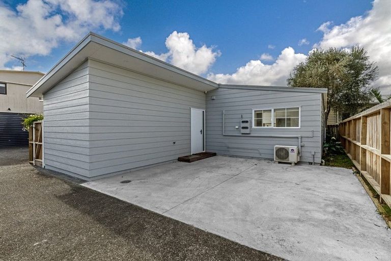 Photo of property in 1/69 Bay Street, Red Beach, 0932