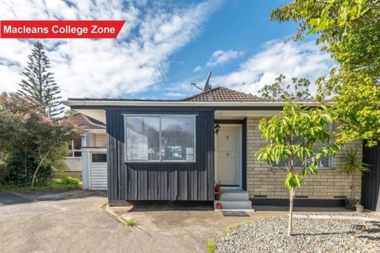 Photo of property in 2/27 Parkhill Road, Mellons Bay, Auckland, 2014