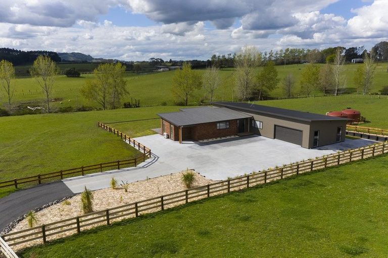 Photo of property in 80 Brewster Road, Pukekawa, Tuakau, 2696