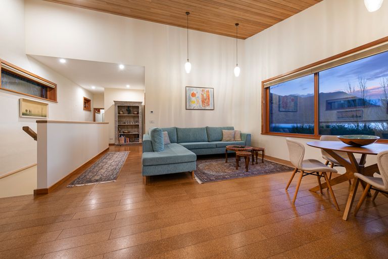 Photo of property in 337 Beacon Point Road, Wanaka, 9305