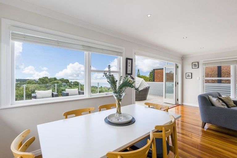 Photo of property in 16 Hadfield Street, Beach Haven, Auckland, 0626