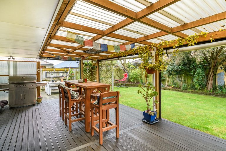 Photo of property in 54 Roberts Line, Kelvin Grove, Palmerston North, 4414