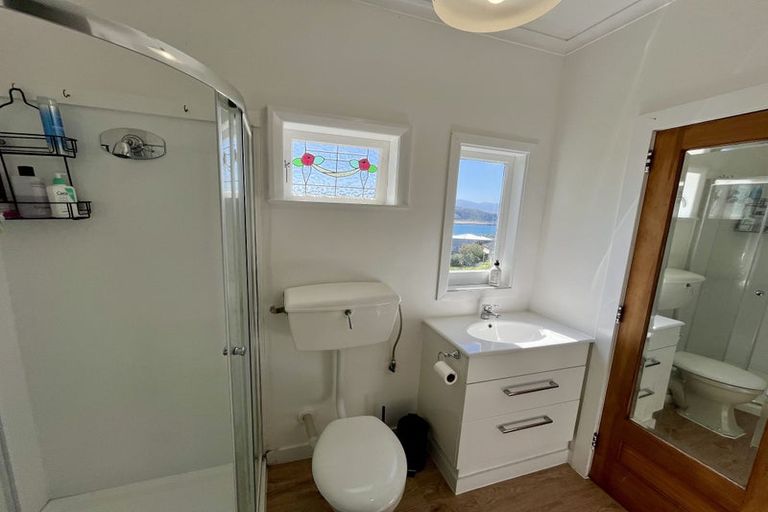 Photo of property in 94 Sutherland Road, Melrose, Wellington, 6023