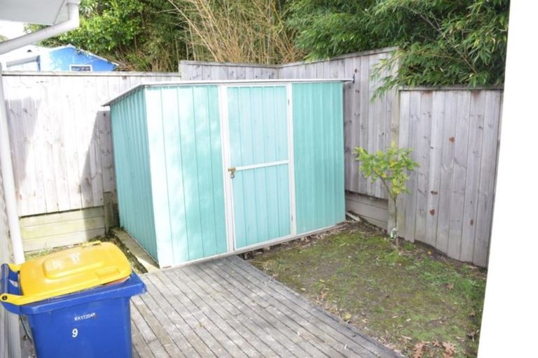 Photo of property in 9 Tracey Terrace, Te Atatu South, Auckland, 0602
