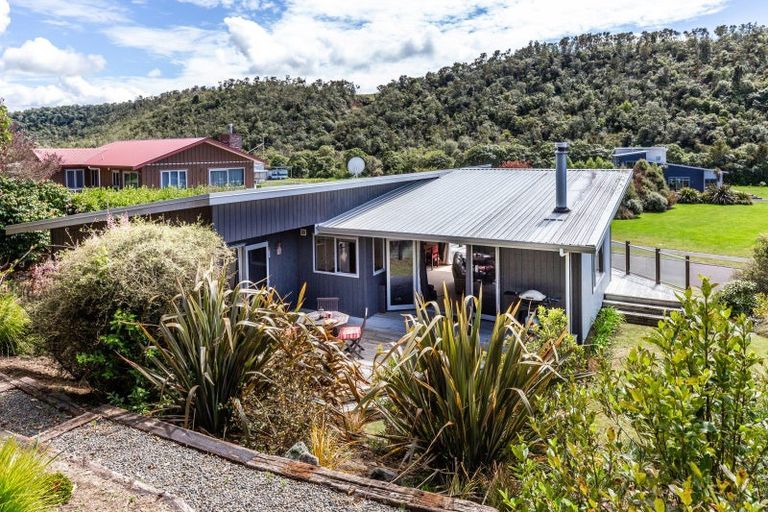 Photo of property in 11 Poriwira Drive, Kuratau, Turangi, 3381