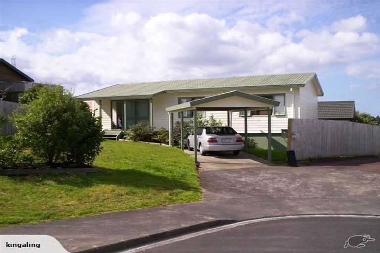 Photo of property in 30 Loughanure Place, Massey, Auckland, 0614