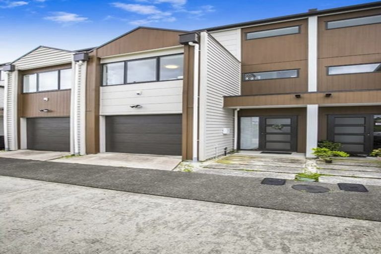 Photo of property in 7 Bloom Crescent, Sunnyvale, Auckland, 0612