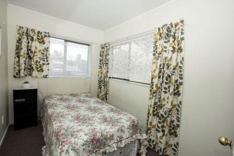 Photo of property in 3 Benton Place, Manurewa, Auckland, 2102