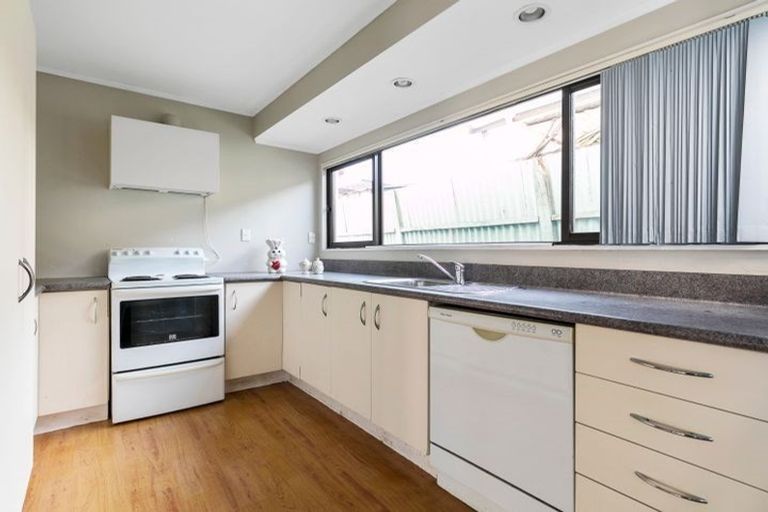 Photo of property in 11 Titirangi Road, New Lynn, Auckland, 0600