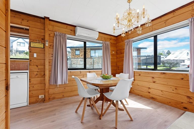 Photo of property in 69 Spence Road, Henderson, Auckland, 0612