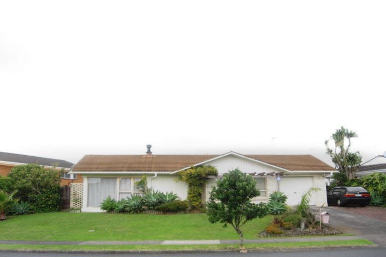 Photo of property in 10 Walworth Avenue, Pakuranga Heights, Auckland, 2010