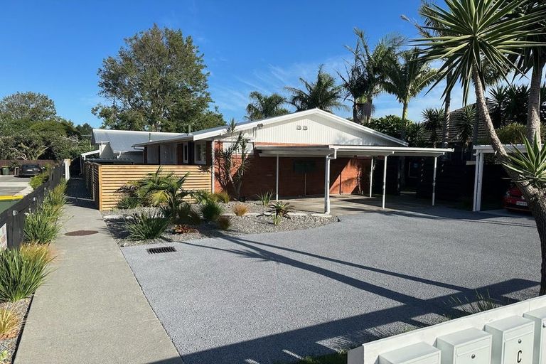 Photo of property in 502a Te Atatu Road, Te Atatu Peninsula, Auckland, 0610