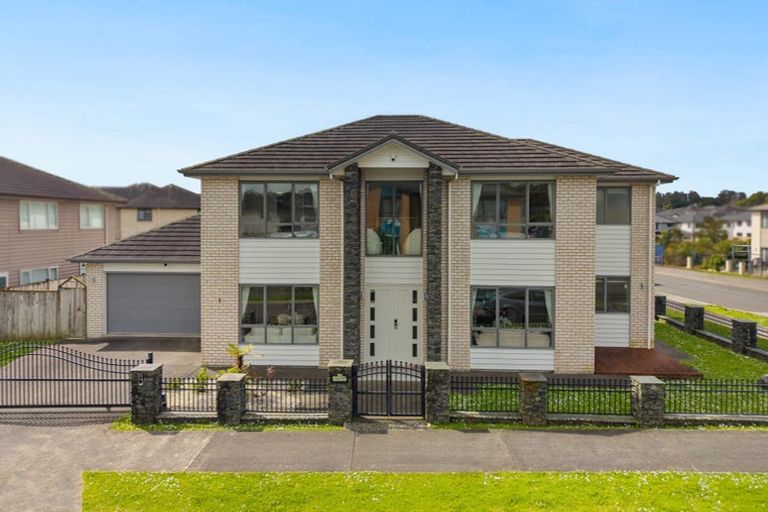 Photo of property in 1 Creggan Crescent, Flat Bush, Auckland, 2019