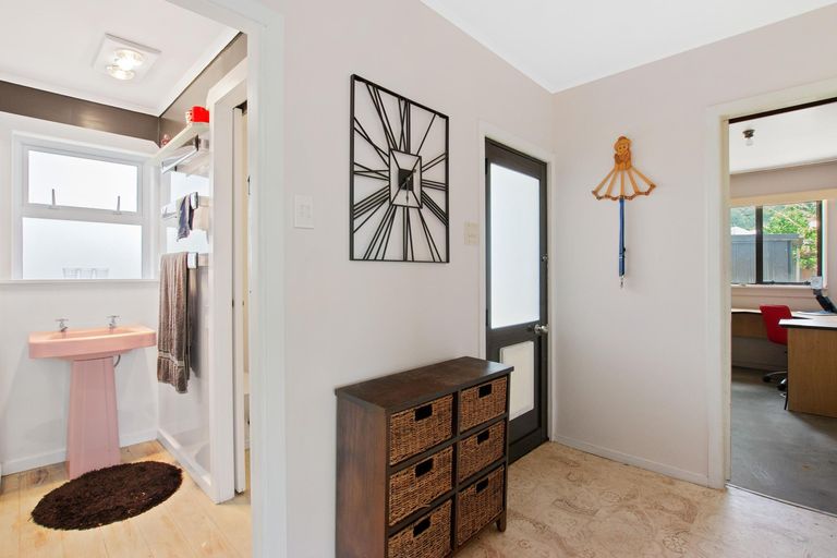 Photo of property in 35 Beach Road, Waihi Beach, 3611