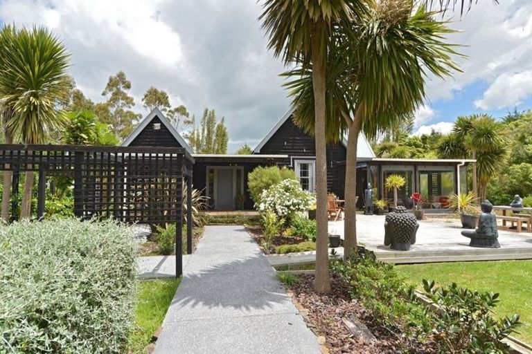 Photo of property in 305 Whananaki Road North, Opuawhanga, Hikurangi, 0181