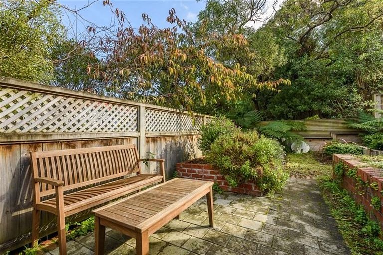 Photo of property in 9 Murray Street, Island Bay, Wellington, 6023