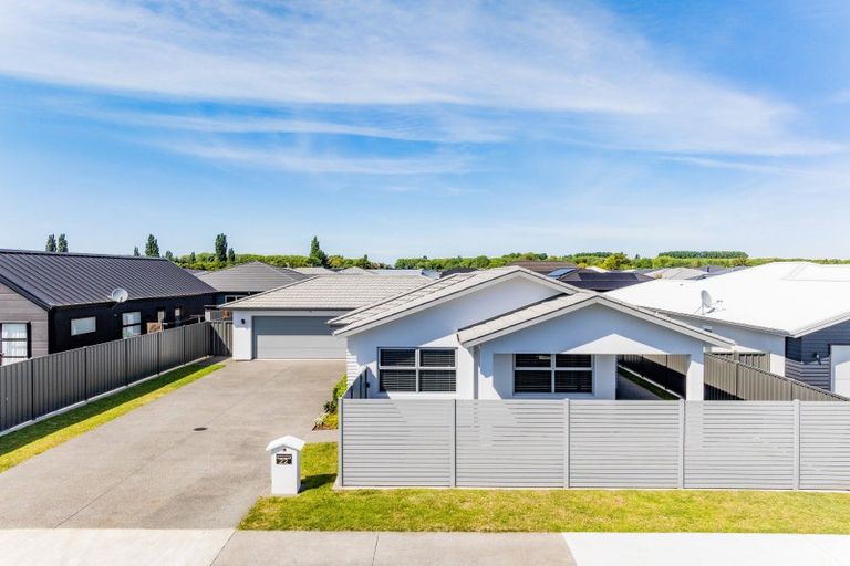 Photo of property in 22 Young Place, Taradale, Napier, 4112