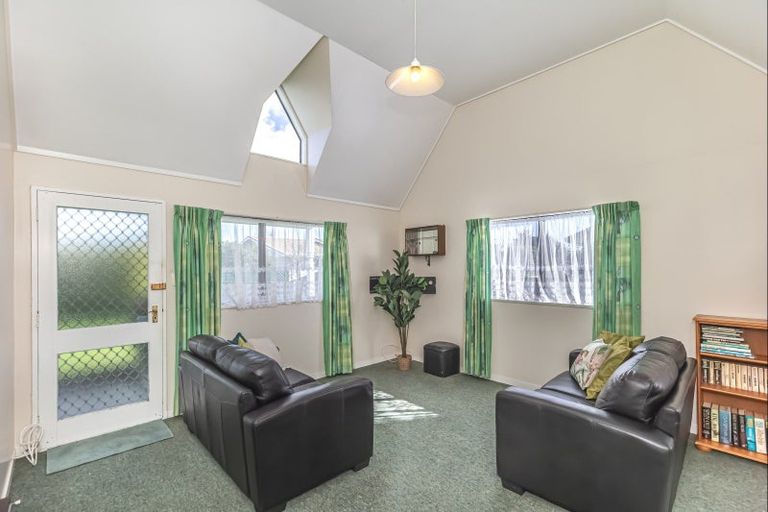 Photo of property in 9 Guilford Street, Levin, 5510