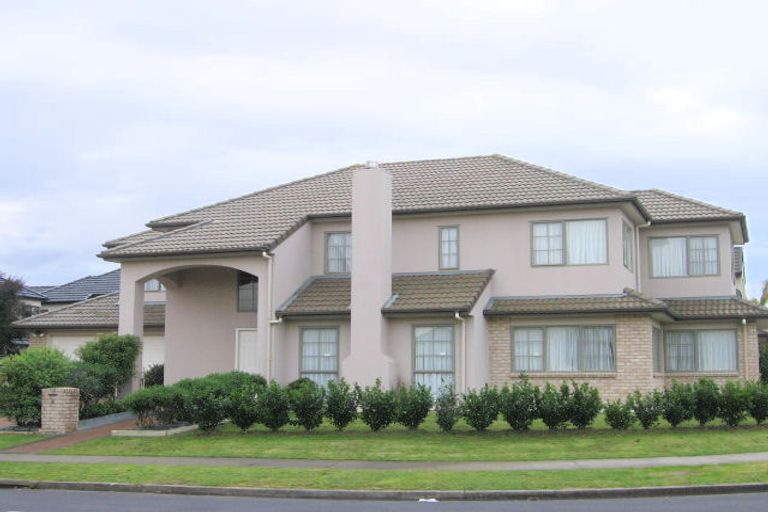 Photo of property in 1 Rialto Court, East Tamaki Heights, Auckland, 2016