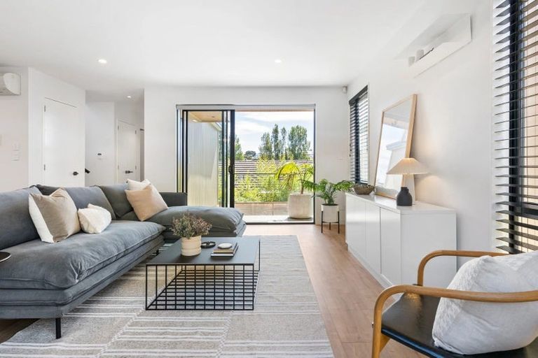 Photo of property in 49b Northboro Road, Belmont, Auckland, 0622