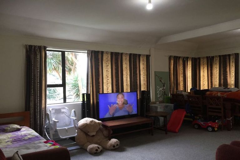 Photo of property in 81 Monorgan Road, Strathmore Park, Wellington, 6022