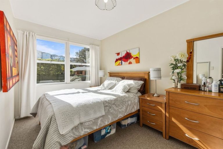 Photo of property in 2/35 Glenvar Road, Torbay, Auckland, 0630
