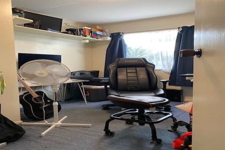 Photo of property in 49 Tait Drive, Greenmeadows, Napier, 4112