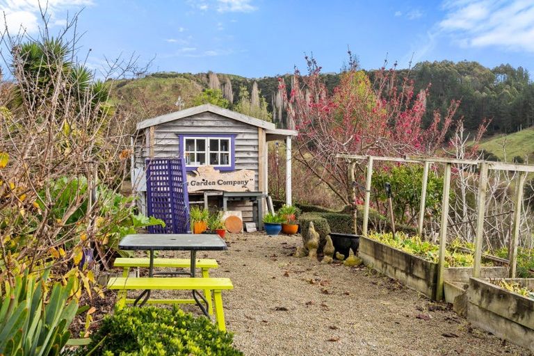 Photo of property in 37 Lopdell Lane, Eskdale, Napier, 4182